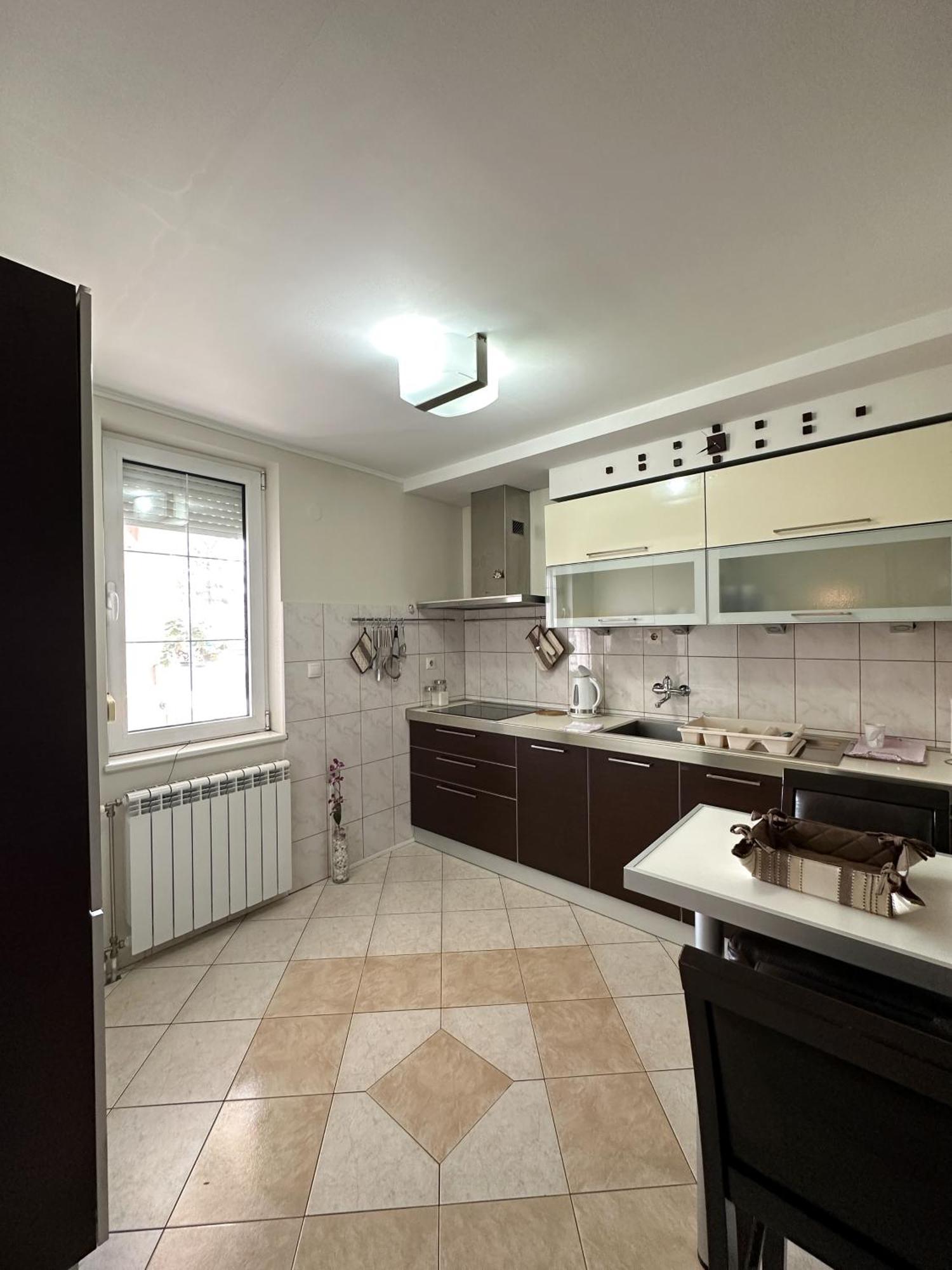 Lovely Apartments Free Street Parking Novi Sad Exterior photo